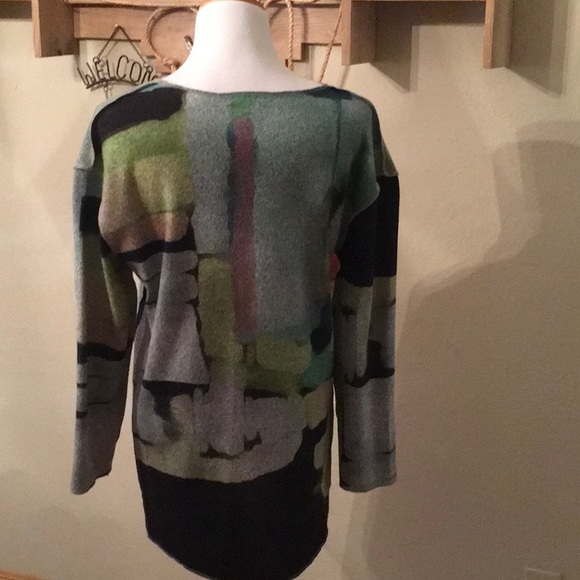 Beautiful Lily London lightweight top. - Picture 3 of 4